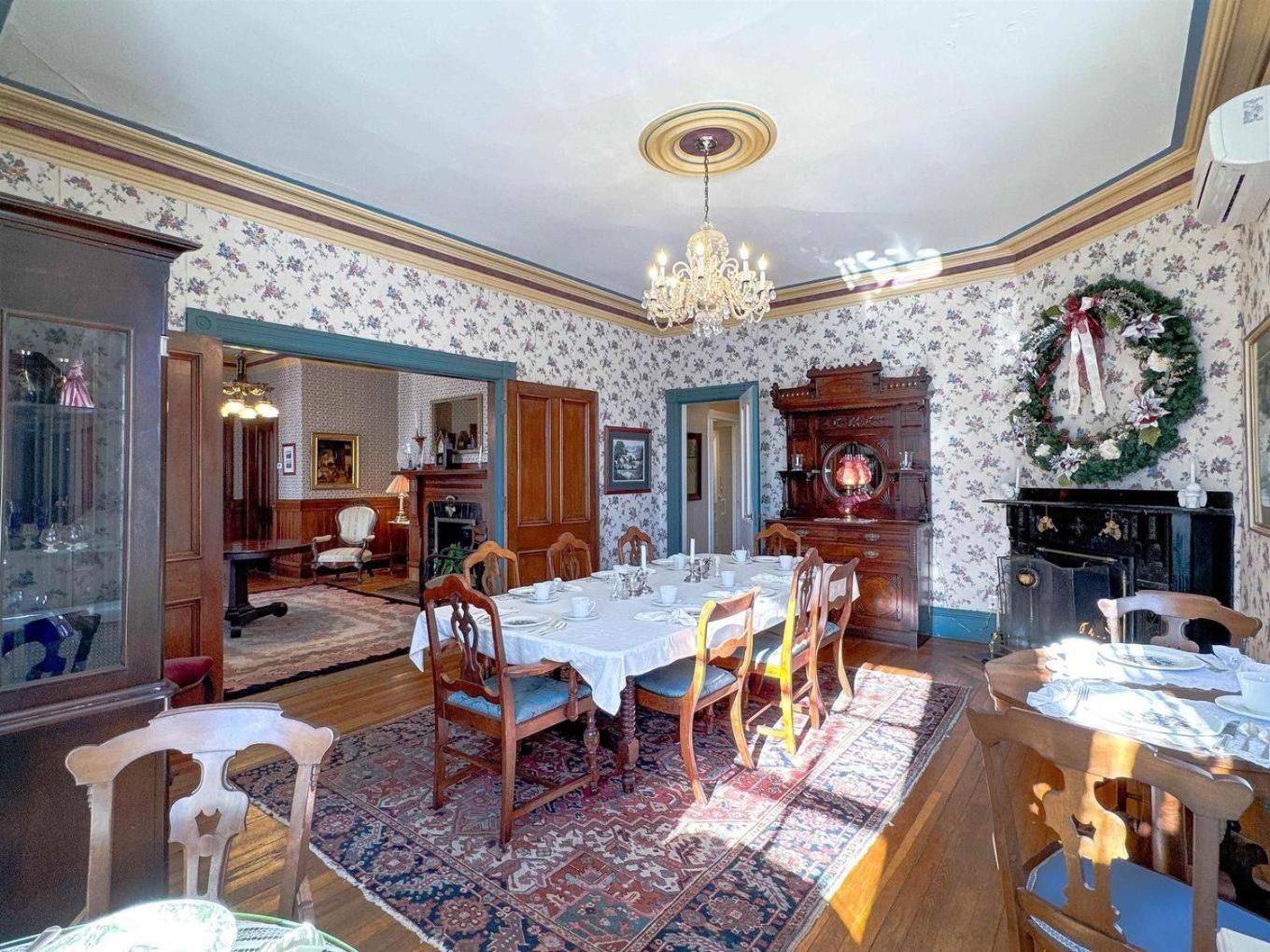 שרלוט טאון Elmwood Heritage Inn מראה חיצוני תמונה